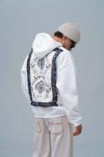 Мъжки суитшърт с щампа  и артистичен дизайн  - бяло