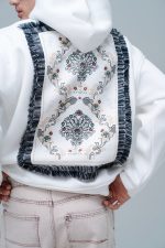 Мъжки суитшърт с щампа  и артистичен дизайн  - бяло - Image 2