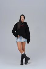 Мъжки суитшърт с бродерия “HAK”  и артистичен дизайн  - черно - Image 3